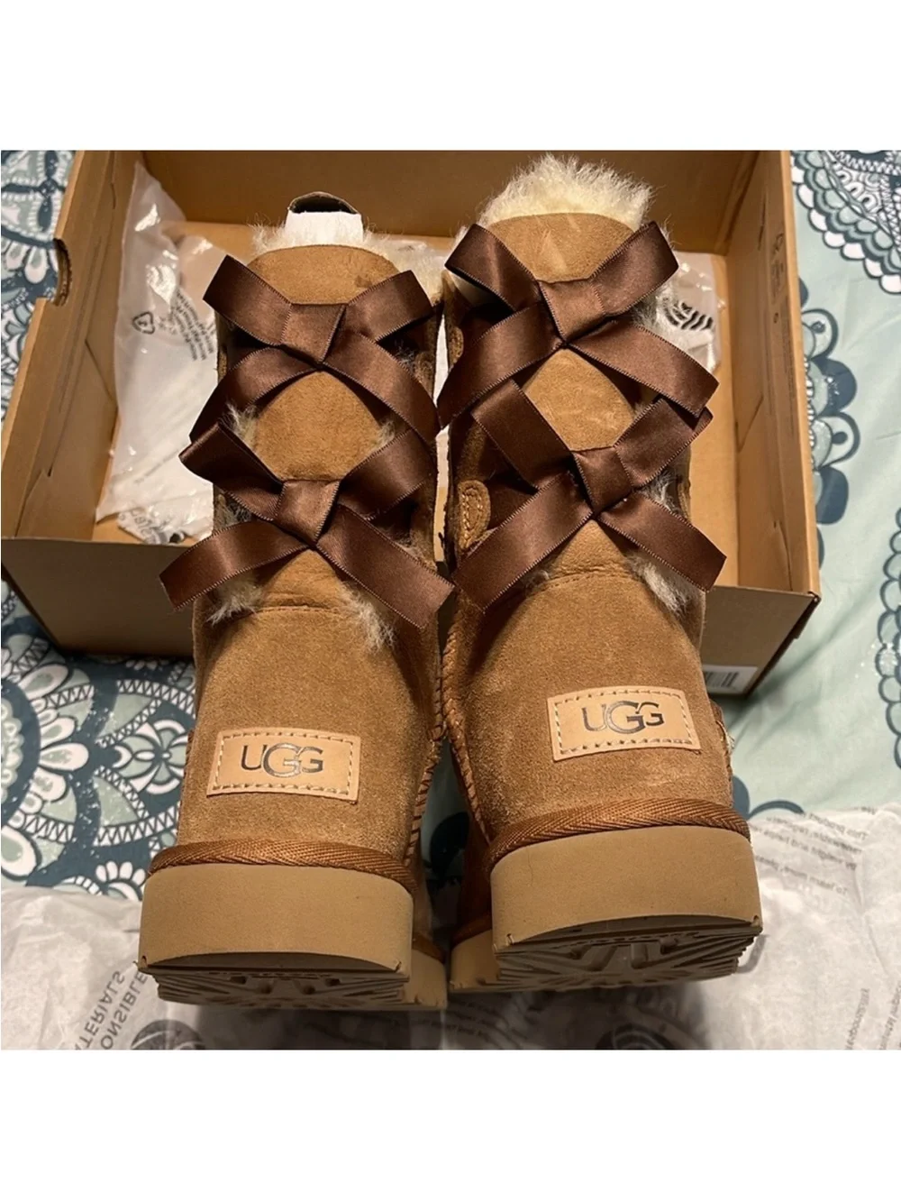 UGG Bailey Bow II Boots - Chestnut Suede